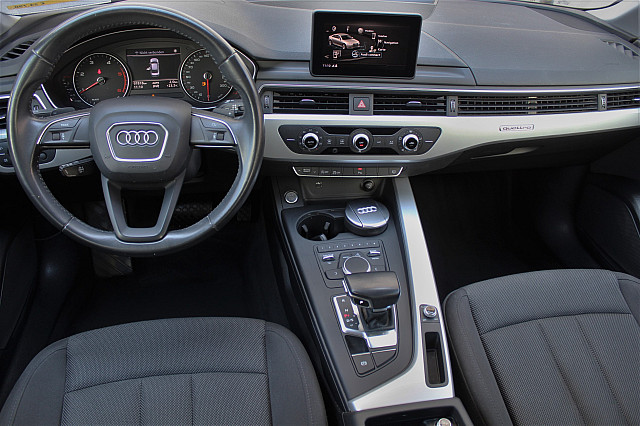 Audi A4 2,0 TDI quattro S-tronic full