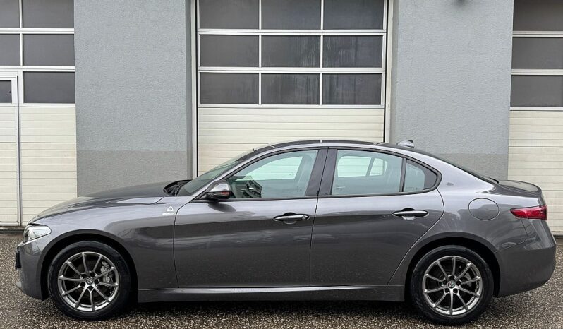 Alfa Romeo Giulia Super 2,0 200 AT8 RWD full
