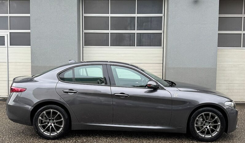 Alfa Romeo Giulia Super 2,0 200 AT8 RWD full