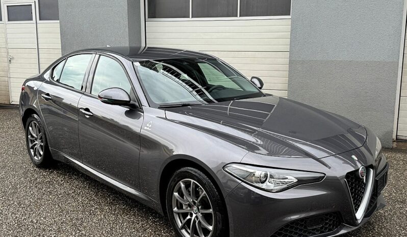 Alfa Romeo Giulia Super 2,0 200 AT8 RWD full