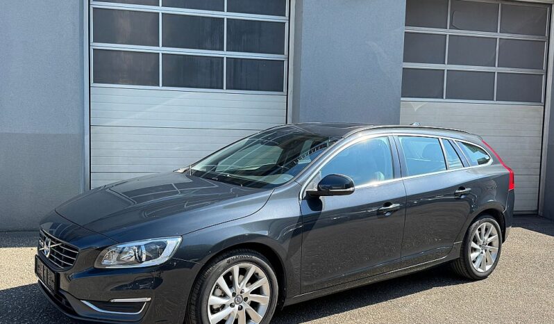 Volvo V60 D3 Momentum full