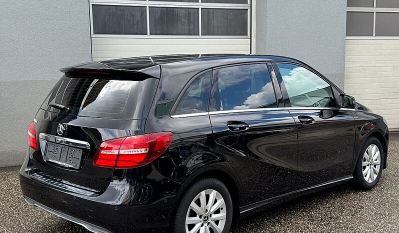 Mercedes-Benz B 180 d Aut. full