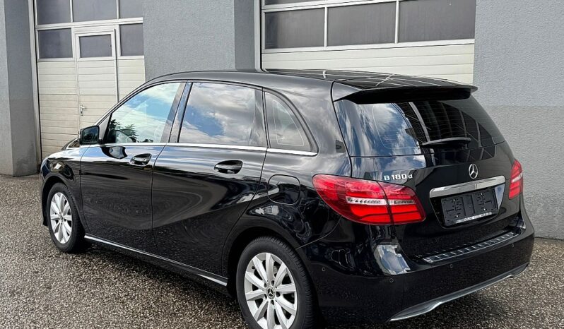 Mercedes-Benz B 180 d Aut. full