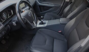 Volvo V60 D3 Momentum full
