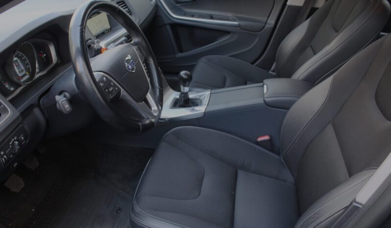 Volvo V60 D3 Momentum full