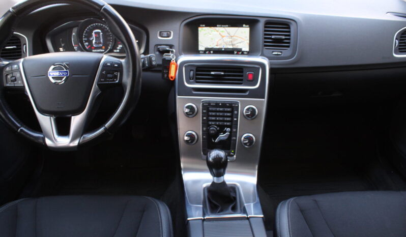Volvo V60 D3 Momentum full