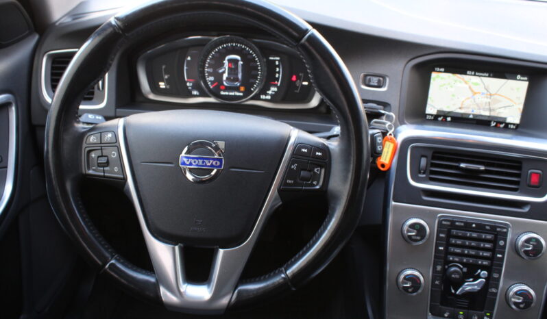 Volvo V60 D3 Momentum full