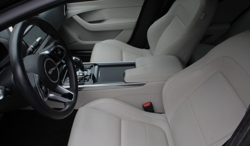 Jaguar XE D200 SE Aut. full