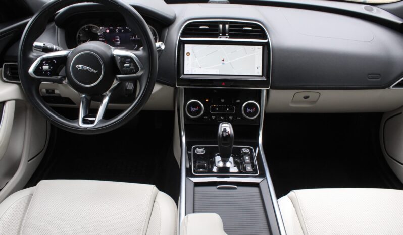 Jaguar XE D200 SE Aut. full