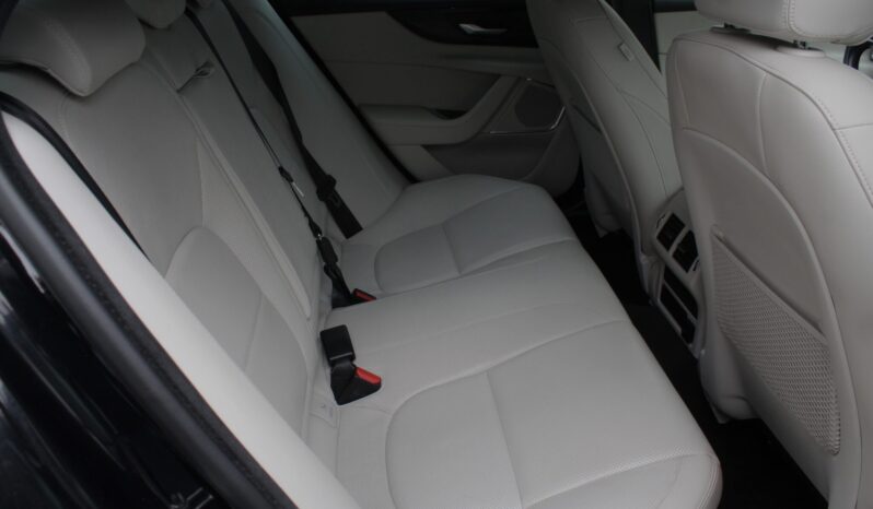 Jaguar XE D200 SE Aut. full