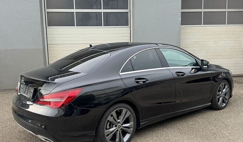 Mercedes-Benz CLA 200 d Aut. full