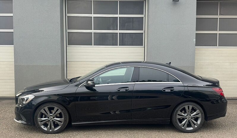 Mercedes-Benz CLA 200 d Aut. full
