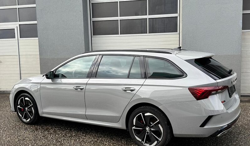 Skoda Octavia Combi RS iV 245 DSG full