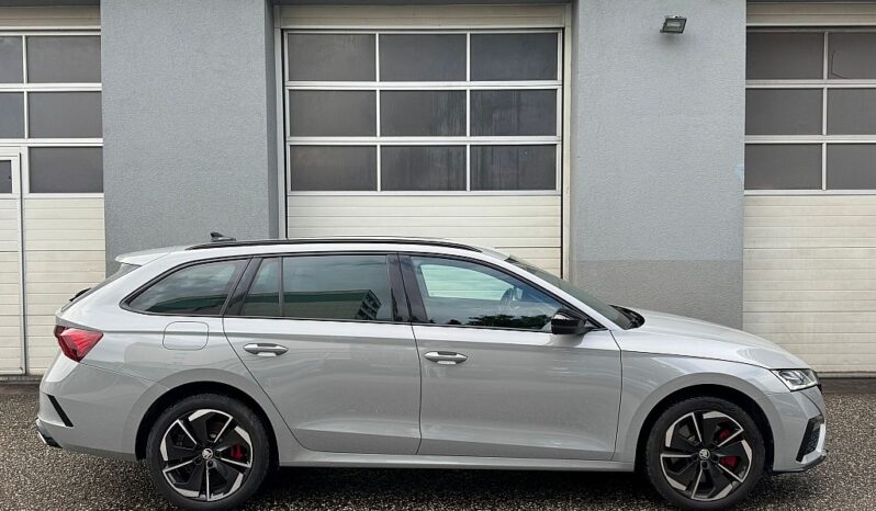 Skoda Octavia Combi RS iV 245 DSG full