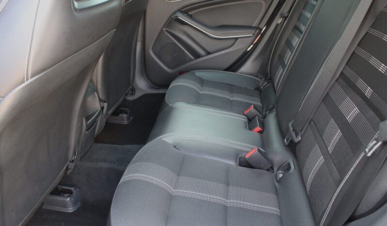 Mercedes-Benz CLA 200 d Aut. full