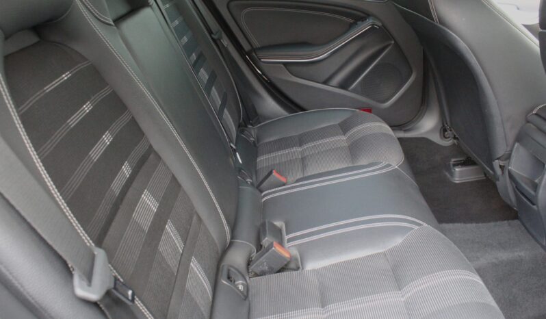 Mercedes-Benz CLA 200 d Aut. full