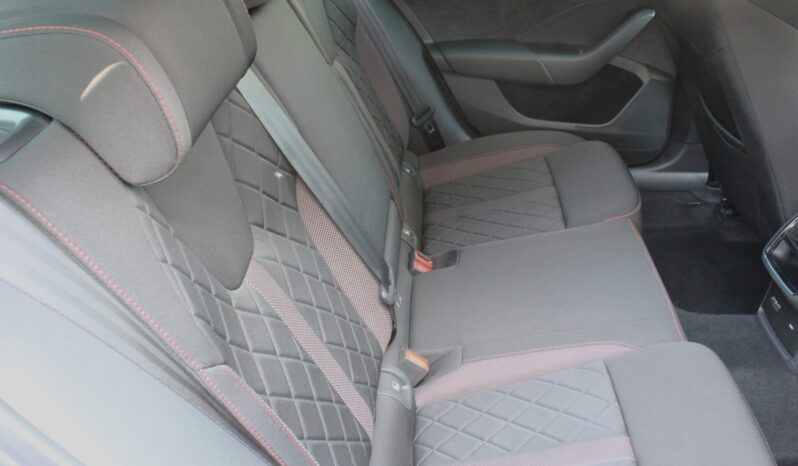 Skoda Octavia Combi RS iV 245 DSG full