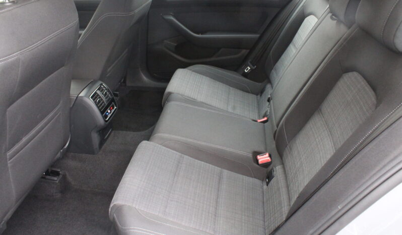 VW Passat Variant Business 2,0 SCR TDI DSG full