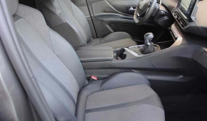 Peugeot 5008 PureTech 130 Allure Pack *7-SITZER* full