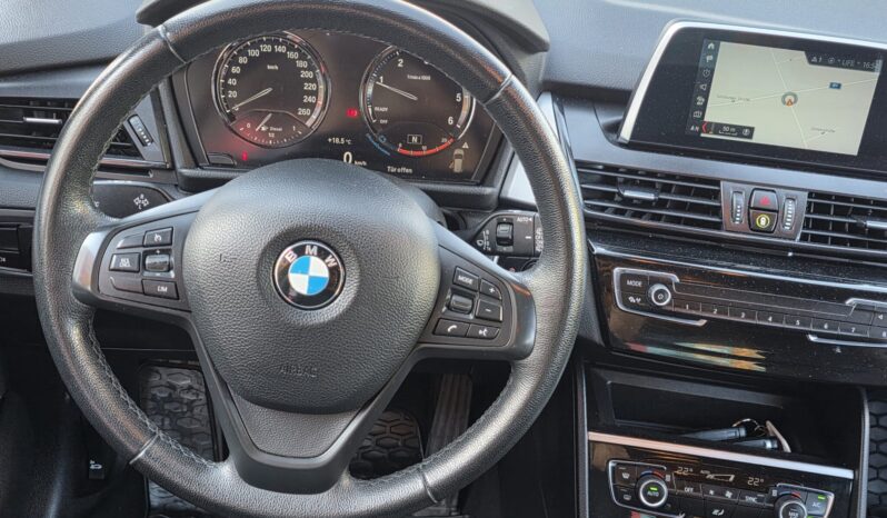 BMW 218d Active Tourer Advantage full