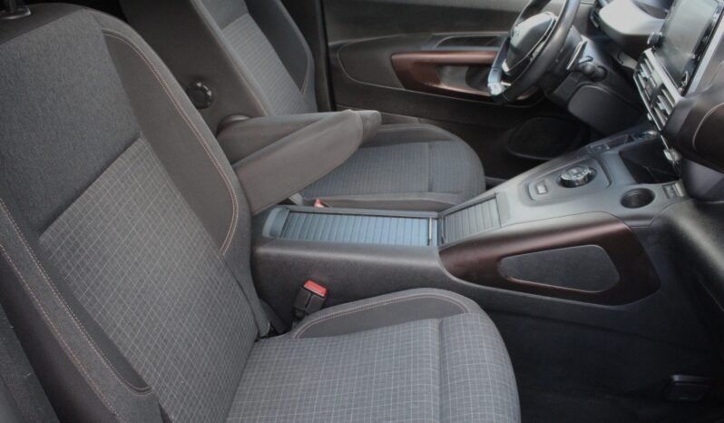 Peugeot Rifter 1,5 BlueHDI 130 GT Line Lang EAT8 Aut. *7-SITZER* full